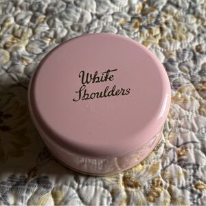 White shoulders bath powder